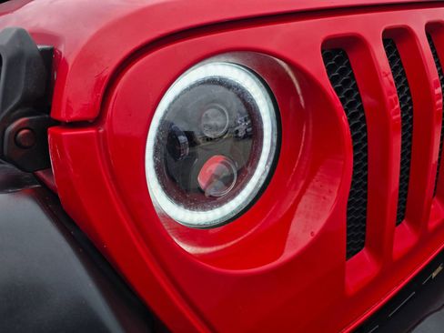 Used 2018 Jeep Wrangler Unlimited Sport S AWD/4WD image 10