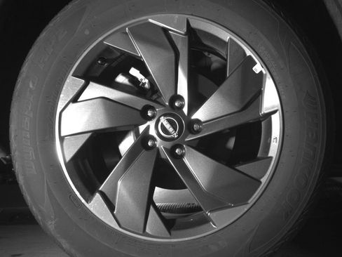 Used 2025 Nissan Rogue SV image 15