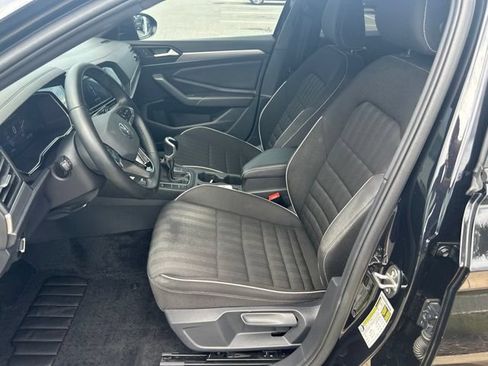 Used 2024 Volkswagen Jetta Sport FWD image 9