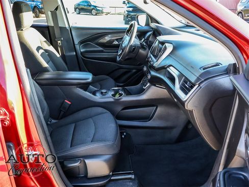 Used 2024 GMC Terrain SLE image 13