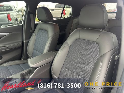 Used 2025 Buick Envista Preferred image 17