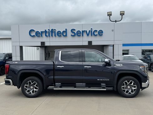 Certified 2024 GMC Sierra 1500 SLT AWD/4WD image 3