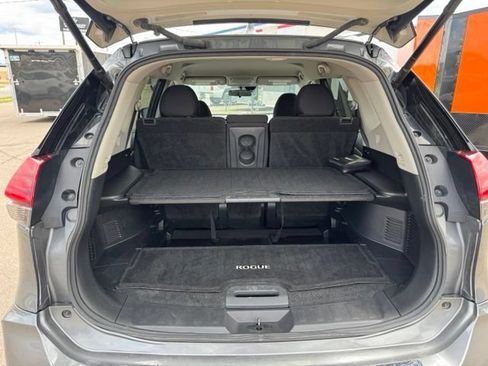 Used 2019 Nissan Rogue SV AWD/4WD image 23