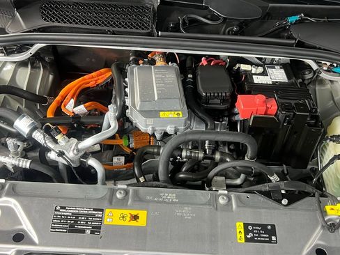 Used 2023 BMW iX xDrive50 w/ Sport Package image 36