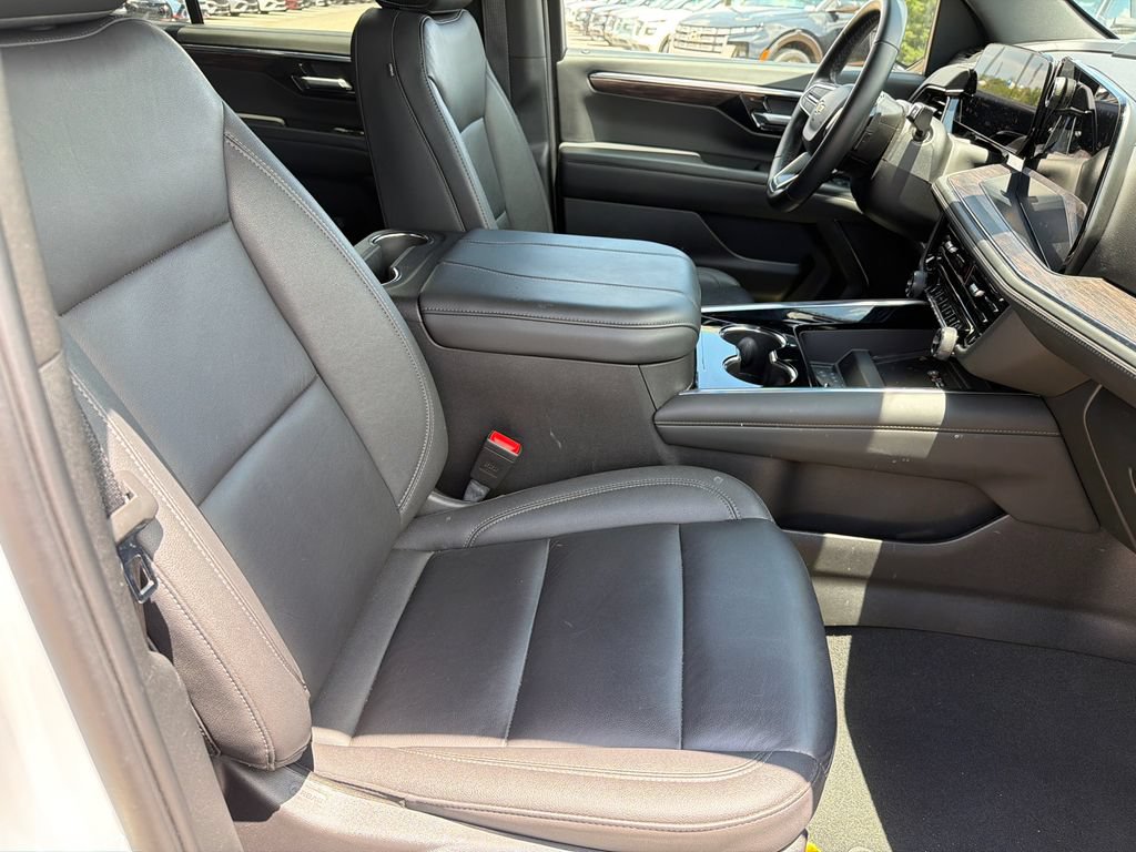 Used 2025 Chevrolet Tahoe LT AWD/4WD image 13
