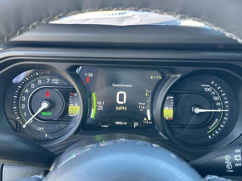 Used 2025 Jeep Wrangler Unlimited Sahara image 13