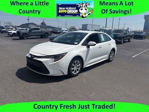 Used 2023 Toyota Corolla LE image 1