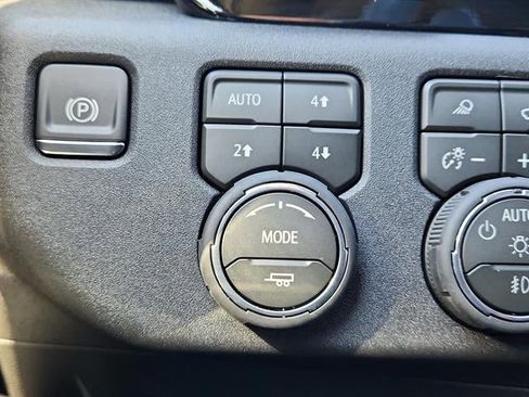 New 2026 Chevrolet Silverado 1500 High Country w/ Technology Package AWD/4WD image 19