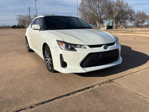 Used 2016 Scion tC image 30