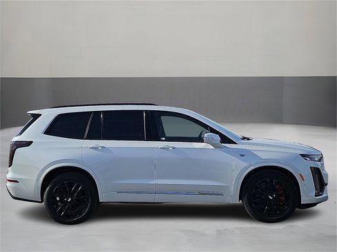 New 2025 Cadillac XT6 Sport w/ LPO, Onyx Lite Package image 5