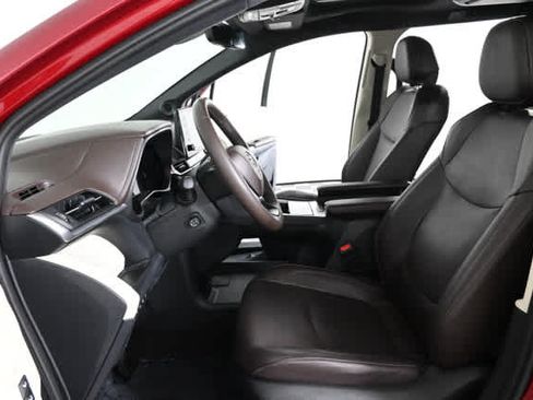 Used 2022 Toyota Sienna Platinum AWD/4WD image 23