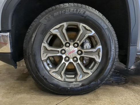 Used 2025 GMC Sierra 1500 SLT image 10