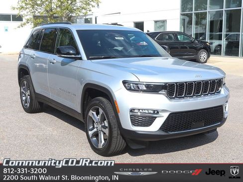 New 2025 Jeep Grand Cherokee Limited AWD/4WD image 1