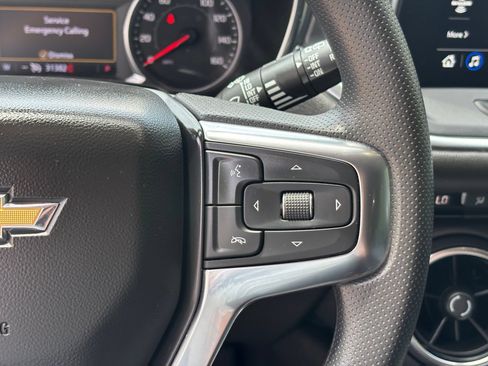 Used 2025 Chevrolet Blazer LT FWD image 18