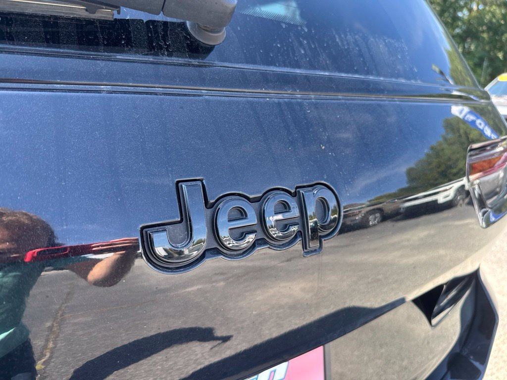Used 2024 Jeep Grand Cherokee L Laredo AWD/4WD image 44
