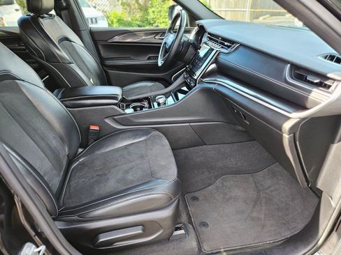 Used 2021 Jeep Grand Cherokee L Laredo image 11