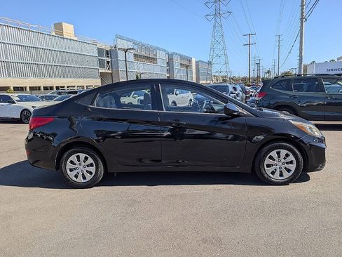 Used 2017 Hyundai Accent SE FWD image 8