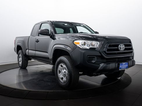 Used 2021 Toyota Tacoma SR image 1