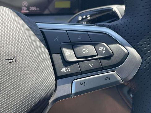 New 2026 Volkswagen Tiguan SE R-Line FWD image 21