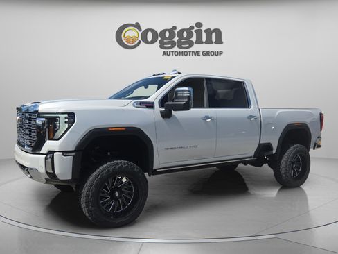 Used 2024 GMC Sierra 2500 Denali w/ Denali Reserve Package AWD/4WD image 1