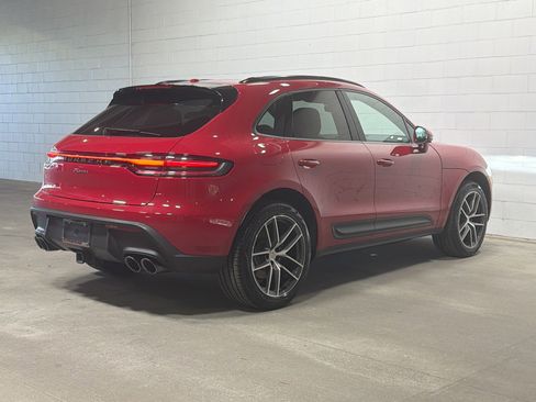 Certified 2025 Porsche Macan image 7