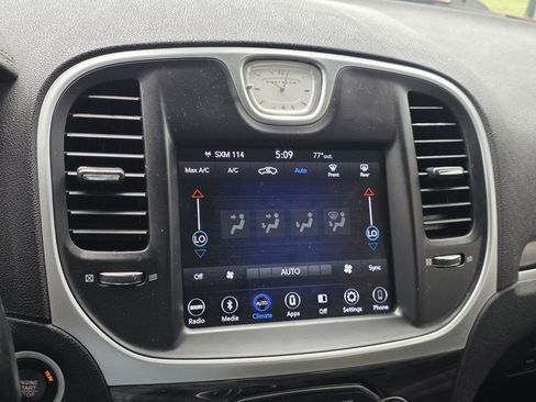 Used 2019 Chrysler 300 Touring w/ Sport Appearance Package RWD image 12