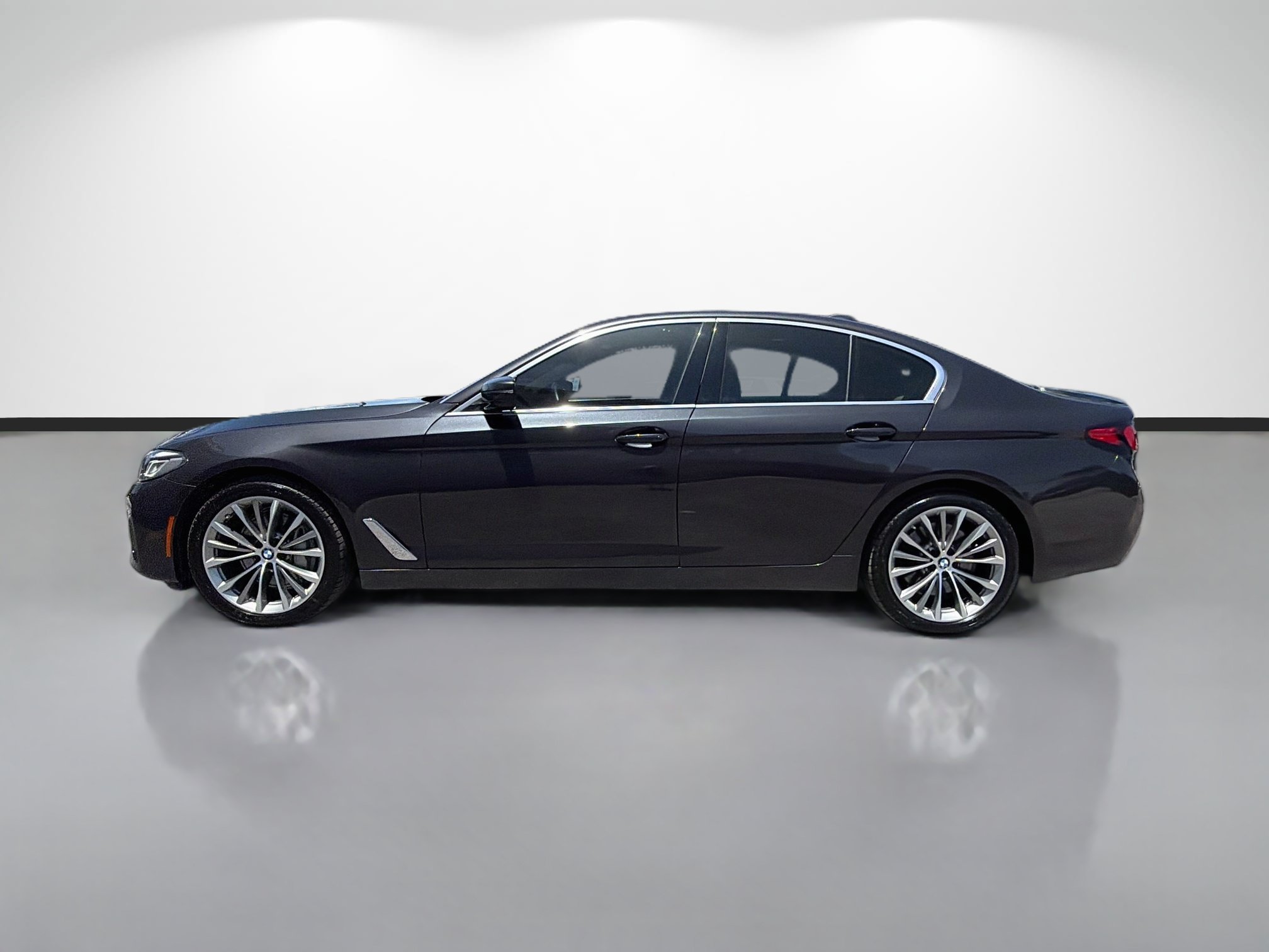 Used 2023 BMW 540i w/ Premium Package RWD image 6