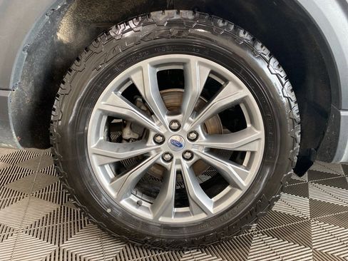 Used 2022 Ford Explorer XLT w/ Equipment Group 202A image 21