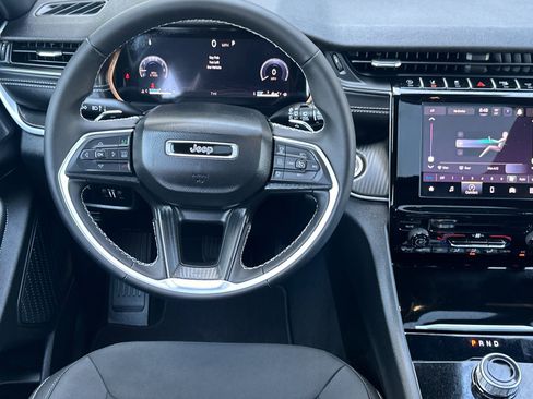 New 2025 Jeep Grand Cherokee Laredo X image 14