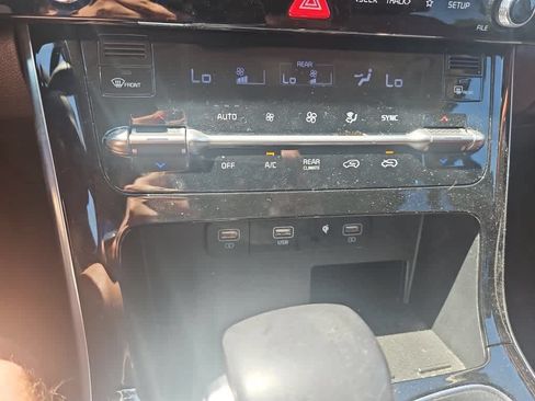 Used 2022 Kia Carnival SX FWD image 17