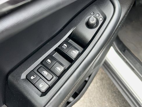 Used 2021 Jeep Grand Cherokee L Laredo AWD/4WD image 12