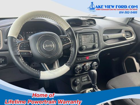 Used 2017 Jeep Renegade Latitude w/ Popular Equipment Group AWD/4WD image 2