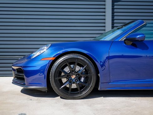 Certified 2025 Porsche 911 Carrera image 11