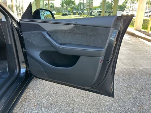 Used 2026 Tesla Model Y 2WD image 24