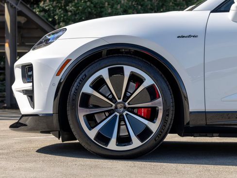 New 2025 Porsche Macan Turbo Electric AWD/4WD image 13