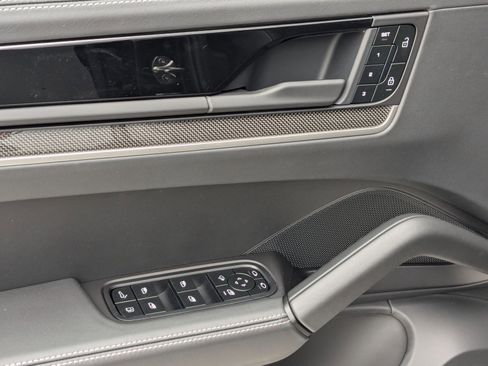 New 2025 Porsche Cayenne Turbo image 15