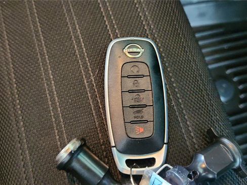 Certified 2025 Nissan Rogue SV image 38