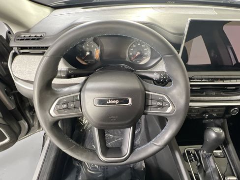 Used 2022 Jeep Compass Latitude AWD/4WD image 11