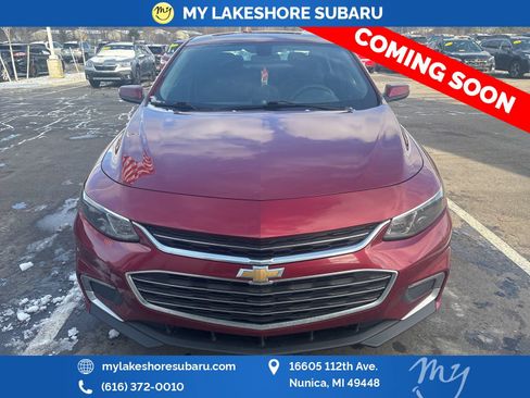 Used 2017 Chevrolet Malibu LT image 2