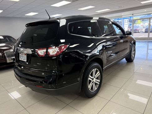 Used 2017 Chevrolet Traverse LT FWD image 5