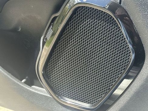 Used 2020 Jeep Renegade Altitude FWD image 25