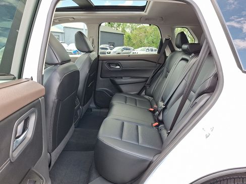 Certified 2023 Nissan Rogue SV w/ SV Premium B Package AWD/4WD image 12