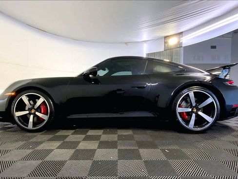 Used 2024 Porsche 911 Carrera S image 2