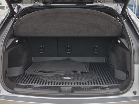 Used 2024 Cadillac XT4 Sport w/ LPO, Floor Liner Package FWD image 8