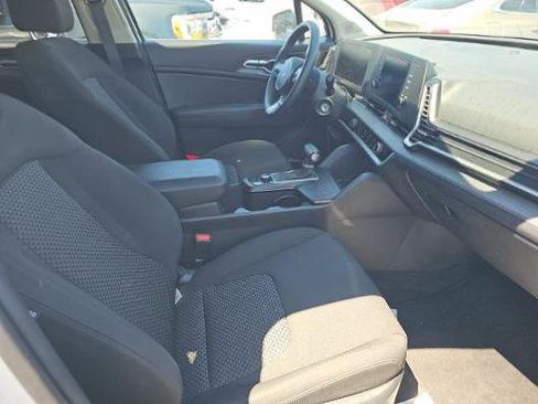 Used 2025 Kia Sportage LX FWD image 22