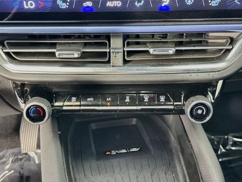 Used 2025 Chevrolet Equinox EV LT w/ Convenience Package FWD image 18
