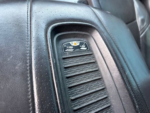 Used 2019 Cadillac Escalade ESV Platinum RWD image 8