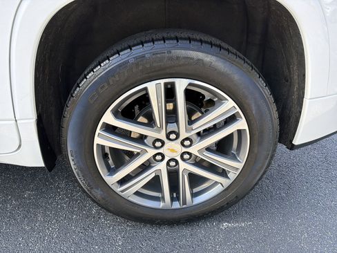 Used 2023 Chevrolet Traverse High Country image 21