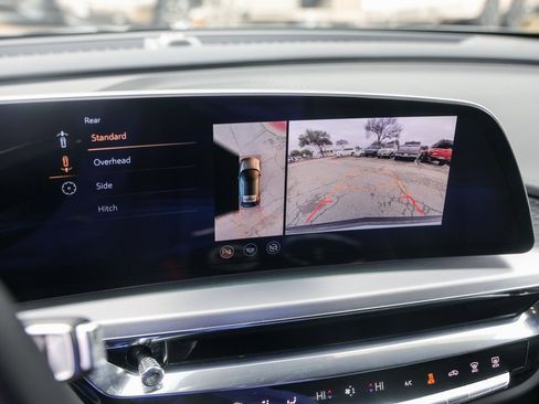 Used 2025 Cadillac Lyriq Sport image 16