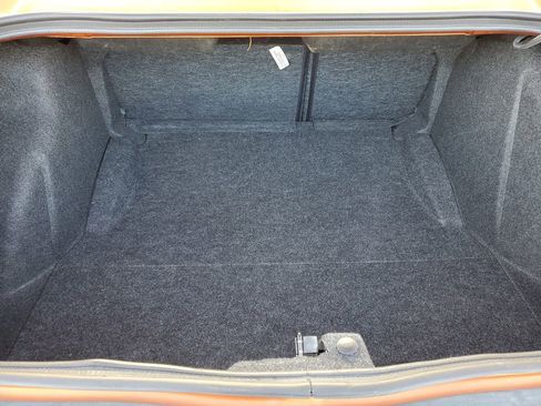 Used 2011 Dodge Challenger Base image 26